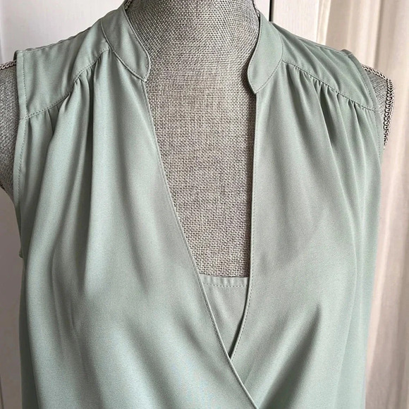 I.N.C. NWOT Pistachio Green Sleeveless Blouse Cami, Size S - Picture 3 of 10